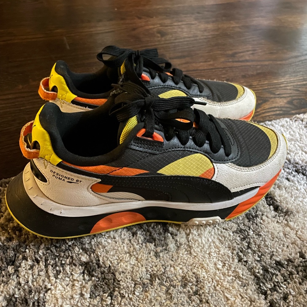 Boys Puma size 5.5
